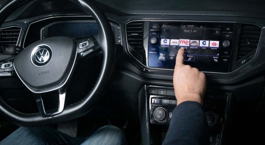 RTVE y La Forta prevén el fin de la radio lineal en el coche ante el poder de las big tech y su streaming